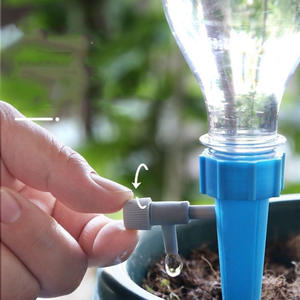 Sistema de Riego Automático para Plantas de Interior, con Estaca de Riego por Goteo y Dispensador de Agua Automático - Product Image 4