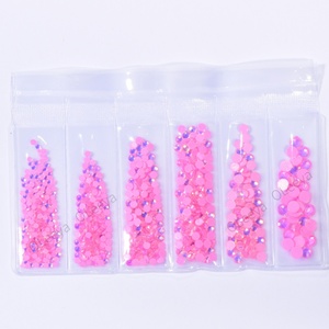 Strass Opale Luminescent Plat Scintillant en Gros d'Usine Oleeya pour Décoration d'Ongles et Vêtements - Product Image 2