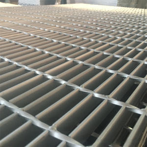 <span class=keywords><strong>Grille</strong></span> <span class=keywords><strong>de</strong></span> <span class=keywords><strong>sol</strong></span> <span class=keywords><strong>de</strong></span> garage en acier inoxydable <span class=keywords><strong>Grille</strong></span> <span class=keywords><strong>de</strong></span> gril <span class=keywords><strong>Grille</strong></span> <span class=keywords><strong>de</strong></span> vidange <span class=keywords><strong>de</strong></span> tranchée en forme <span class=keywords><strong>de</strong></span> V - Product Image 3