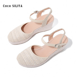 Sandales compensées Coco SILIYA à bout ouvert avec plateforme en paille et fermeture à boucle pour femme - Product Image 1