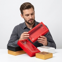 Boîtes cadeaux sur mesure, diverses tailles, matériaux recyclés, auto-érectables, fenêtre transparente, pelliculage mat, gaufrage, papier UV