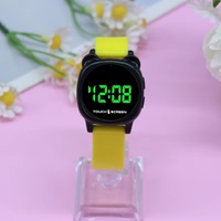 Montre Sportive 2026 Tendance Dessin Animé Homme Femme Étudiant, Lumineuse LED Numérique Verte, en Plastique Simple, Électronique