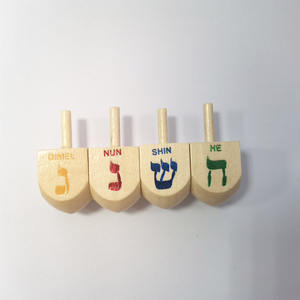 Fabrik Großhandel benutzer definierte Judentum Urlaub Geschenk jüdischen Chanukka Holz Dreidel Geschenke Judaica Chanukka Holz Dreidel Spielzeug - Product Image 3