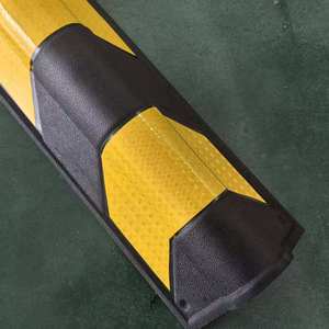 High Visibility L-Shape Wall Edge Protector Rubber <strong>Corner</strong> Guard with 4 Yellow Arrow Reflective <strong>Blocks</strong> for Warehouse Safety - Product Image 3