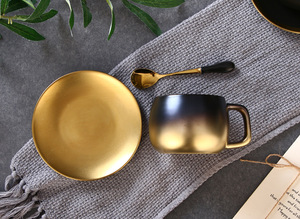 Juego de tazas de té de café turco <span class=keywords><strong>capuchino</strong></span> Espresso de porcelana con mango de borde dorado de lujo esmaltado de cerámica con caja de regalo - Product Image 3