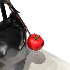 Pendentif créatif anti-stress en mousse écologique en forme de tomate pour rétroviseur de voiture ou sac à dos - Product Image 5