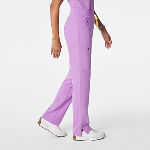 Completi Infermieristici da <span class=keywords><strong>Donna</strong></span>: Set <span class=keywords><strong>Divisa</strong></span> <span class=keywords><strong>Ospedaliera</strong></span> Medica Personalizzabile con Logo, Asciugatura Rapida e Dettagli Elastici Effetto Smerigliato - Product Image 6