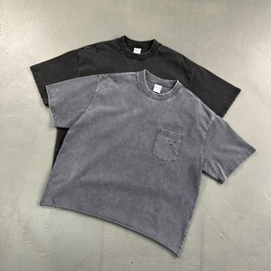 <span class=keywords><strong>T</strong></span>-<span class=keywords><strong>shirt</strong></span> da <span class=keywords><strong>uomo</strong></span> vintage lavata a maniche corte <span class=keywords><strong>con</strong></span> bordi sfrangiati, dettagli strappati e tasca angolare applicata - Product Image 1