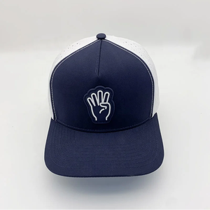 Casquette de baseball sportive personnalisée en usine, imperméable, 5 panneaux, vierge, perforée, avec corde et logo personnalisé en caoutchouc/PVC - Product Image 4