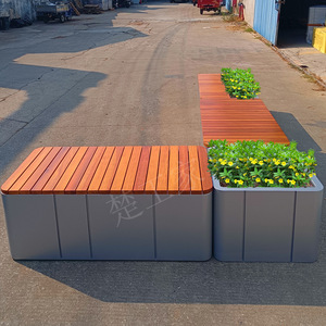 ม้านั่งไม้จริงและโลหะแบบทันสมัย แข็งแรง ทนทาน พร้อมกระถางต้นไม้ 3 ที่นั่ง สำหรับใช้ในสวนสาธารณะ โรงเรียน และโรงแรม สำหรับใช้งานเชิงพาณิชย์กลางแจ้ง - Product Image 3