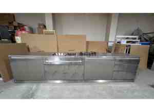 Armoires de cuisine d'extérieur Dorene Next-Gen 2025 avec construction en aluminium, portes modernes, évier et îlot de barbecue intégré - Product Image 4