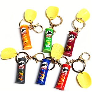 Llavero de resina <span class=keywords><strong>Pringles</strong></span>: Miniatura de lata de patatas fritas, colgante para bolso, juguete de comida novedoso, llavero para decoración de mochila - Product Image 1