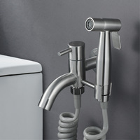 Accessoires de robinet de salle de bain moderne en acier inoxydable Eau Shattaf Bidets Pommeaux de douche avec inverseur Ensemble de douche de salle de bain