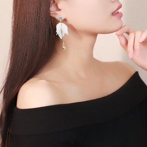 Pendientes de Moda 2026 para Mujer, Diseño Vintage con Flores, Aleación de Zinc, Baño de Oro de 14K, para Fiesta - Product Image 2