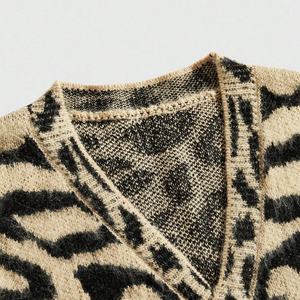 Novedades en Ropa Urbana, Suéter Informal con Estampado de Leopardo, Cuello en V, Tejido Jacquard, Cálido para Invierno, Cárdigan Holgado para Hombre - Product Image 3