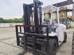 Gebruikte Originele Japanse <span class=keywords><strong>Tcm</strong></span> <span class=keywords><strong>Fd70</strong></span> 7 Ton Lpg Heftruck Lage Werkuren Hoge Capaciteit Awd Drie Traps Mast - Product Image 3