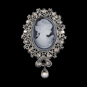Broche vintage élégante avec <span class=keywords><strong>camée</strong></span> de dame victorienne et cristaux - Product Image 1
