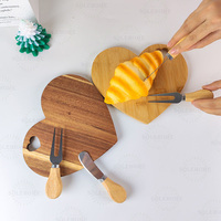 Planche à fromage en forme de cœur en bambou avec couteaux Mini charcuterie Cadeau de remerciement pour mariage Prix de baby shower