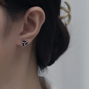 <span class=keywords><strong>E338</strong></span> Goteo Hueco Geométrico Triángulo Pendientes Luz de lujo de gama alta Sensación Elegante Moda Simple Lindo Pendientes - Product Image 5