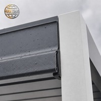 Pergola bioclimatique motorisée en aluminium à toit à lamelles Brumal Taiga, imperméable, pour jardin extérieur