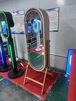 Espejo Mágico Ovalado de Madera para Fotos, Espejo de Vidrio de 40 Pulgadas con Pantalla Táctil de 21.5 Pulgadas y Luz LED para Eventos