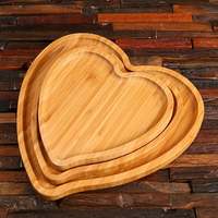 Assiettes à dîner en bois de bambou réutilisables créatives pour les collations aux fruits Plat en forme de coeur