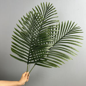 Feuilles de palmier Areca artificielles de haute qualité en gros 2026, fausses feuilles de palmier, verdure tropicale pour la décoration de mariages, de maisons et de fêtes - Product Image 2