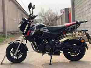 Motocyclette <span class=keywords><strong>Benelli</strong></span> <span class=keywords><strong>125</strong></span> d'occasion en état quasi neuf, compacte mais puissante, à vendre - Product Image 2