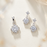 Kalung Liontin Zirkon Bulat Empat Kelopak Bunga Elegan ZG Set Perhiasan Kuningan Anting Gantung untuk Wanita