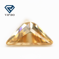 3*3mm-12*12mm champagne/D-champagne triangle coupé zircone cubique pierres précieuses synthétiques en vrac découpées à la machine pierres CZ en forme de triangle