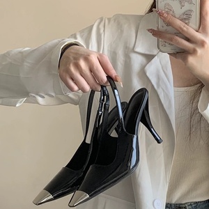Sandalias de tacón alto tipo stiletto con punta abierta y cuadrada para mujer, zapatos cómodos para boda, con correa en el tobillo, diseño elegante en negro. - Product Image 4