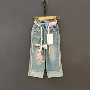 Новые стильные популярные весенние эластичные джинсы для девочек брюки 100-140 см широкие джинсы расклешенные джинсы для девочек универсальная одежда для девочек