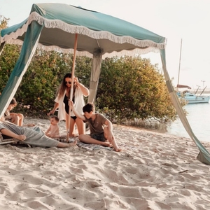 Cabane de <span class=keywords><strong>plage</strong></span> rétro de qualité supérieure avec glands <span class=keywords><strong>en</strong></span> coton Tente de <span class=keywords><strong>plage</strong></span> carrée avec sacs de sable pour événements <span class=keywords><strong>en</strong></span> plein air Design pliable - Product Image 3