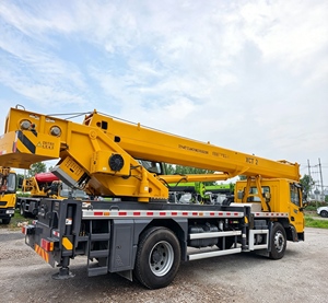 Grue mobile sur camion Weichai Zoomlion XCT12L5-5 de 12 tonnes, flèche compacte et efficace à 5 sections, nouvelle flèche de 38 m de portée pour la construction - Product Image 2