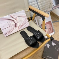 YESTEEM D Letter Sandales plates pour femme, nouvelle collection été, ajourées, en cuir, à bout rond, style décontracté et tendance