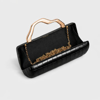 Sac de soirée élégant en cuir PU motif crocodile avec poignée métallique irrégulière, nouvelle collection bordeaux pour femme, tendance 2026