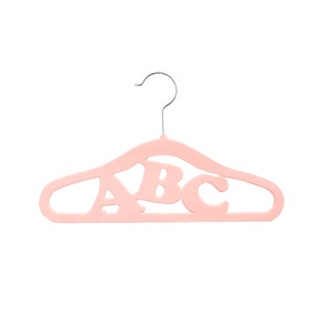 Nhung Trẻ Em Quần Áo Móc Thiết Kế Sáng Tạo <span class=keywords><strong>Abc</strong></span> Hình Không-Trượt Quần Áo Giá Cho Quần Áo Quần Áo Trẻ Em - Product Image 1