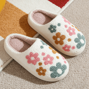 Chaussons en polaire Sherpa confortables pour femmes, antidérapants, pour la maison, avec un motif mignon pour les jours de match, chauds et douillets, pour l'hiver - Product Image 2