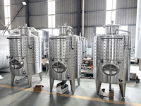 Cuve de fermentation de vin en acier inoxydable avec système de refroidissement pour utilisation en cave à vin