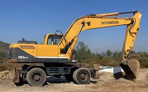 Original <b>Paint</b> Wheel Excavator 20 Ton in Stock Hyundai R210W-9T Earthmoving Machinery USED - Product Image 2