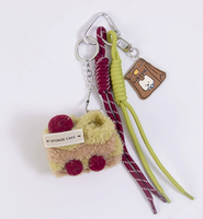 Breloques de sac en peluche hiver : Gâteau aux cerises, Hamburger créatif, Gâteau au chocolat aux myrtilles – Accessoires de sac pour elle
