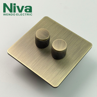 Interrupteurs à bouton rotatif minimalistes en métal Niva NV2, finition bronze vert, norme britannique, interrupteurs à intensité variable LED pour la décoration intérieure