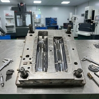 Service de moulage par injection plastique sur mesure, fabrication de moules de précision, outillage, matériaux de qualité alimentaire/ignifuges, haute précision