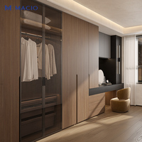 MACIO Armoire murale modulaire de luxe en bois de style italien pour chambre à coucher, système de rangement pour vêtements, usine OEM/ODM pour hôtels