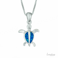 Boucles d'oreilles clous pour enfants en argent sterling 925 plaqué rhodium avec opale de feu bleue synthétique sertie clos, motif tortue et vie marine