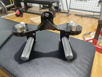 Lot de 3 accessoires de fitness pour la gym : Poignée de barre en acier avec revêtement magnétique, Poignée de barre pour lat pulldown avec poignées, Fixation de barre de musculation pour câble