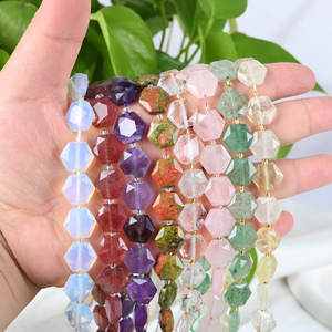 Bracelets en pierres naturelles de guérison en gros, perles hexagonales à facettes en cristal pour la fabrication de bijoux - Product Image 1