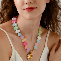 Collier en perles acryliques pour l'été, en acier inoxydable plaqué or 18 carats, fermoir à ressort, perles colorées pour femmes