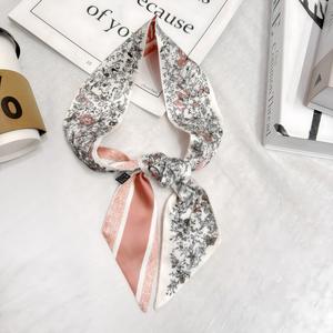 Sommermode Damen 100*6cm Satin Langer Schal Blumen- und Buchstabendruck Taschen-Geschenkbox Dekorative Bänder Schals - Product Image 1