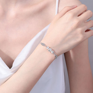 Bracelet anti-stress en cuivre plaqué or blanc, chaîne fine multi-couches avec perles porte-bonheur rotatives, bijou anti-anxiété tendance - Product Image 2